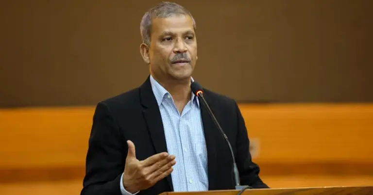 আইন উপদেষ্টা অধ্যাপক আসিফ নজরুল